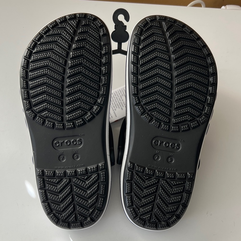 CROCS Black Classic Clogs - Picture 6 of 8